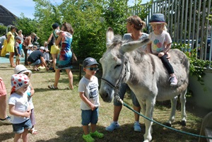 La crèche fête l'été